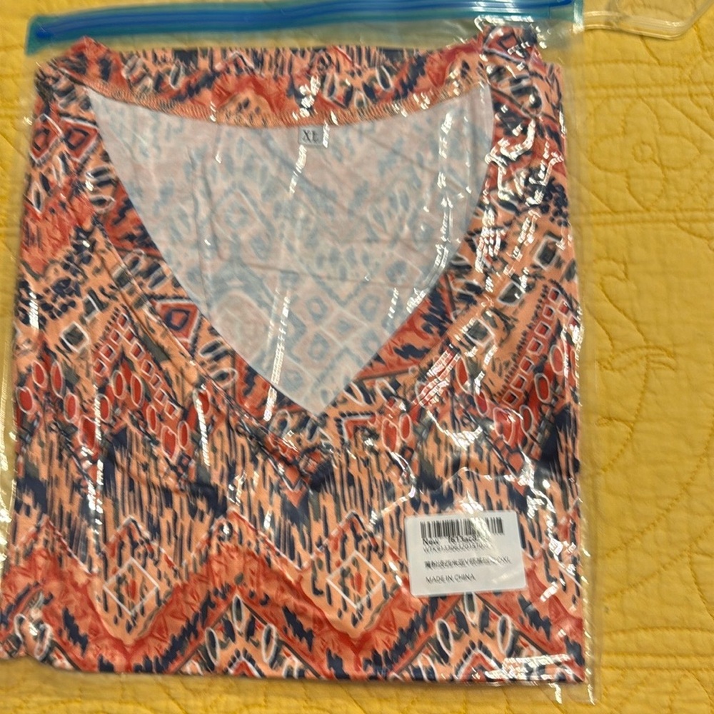 Patterned V-Neck Blouse